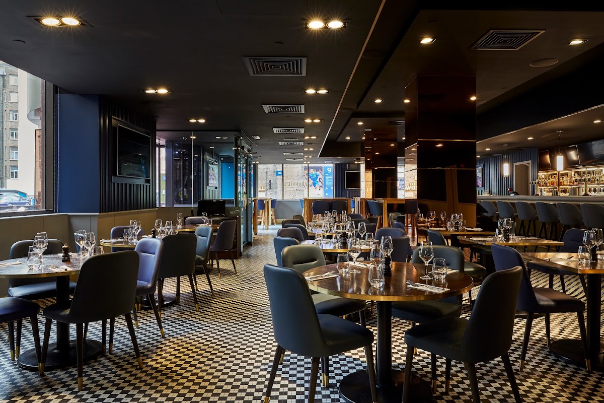 Frankie's Sports Bar & Grill